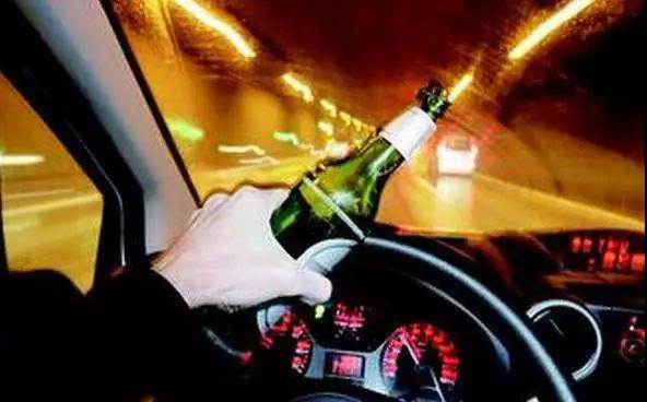 真的假的？最新交規(guī)：酒后躺車(chē)內(nèi)休息也算酒駕？